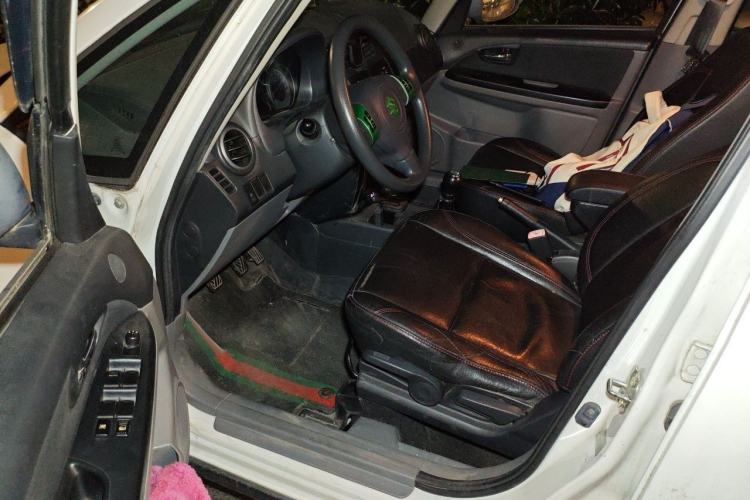 Used Suzuki SX4 2011 Revised Version 1.6L Manual – Dynamic Edition Driver Seat