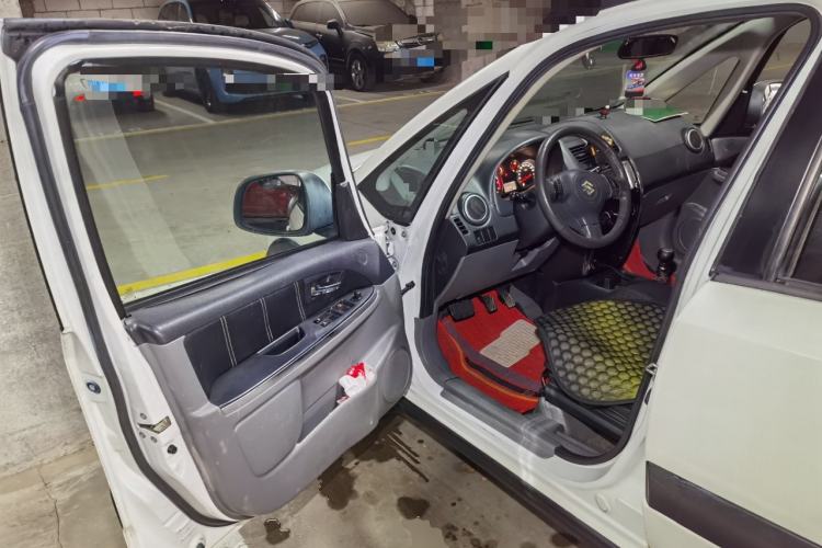 Used Suzuki SX4 2011 Revised Version 1.6L Manual Sport Edition Driver Seat