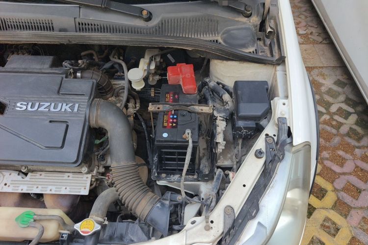 Used Suzuki SX4 2011 Revised Version 1.6L Automatic Sport Edition Engine Bay Left