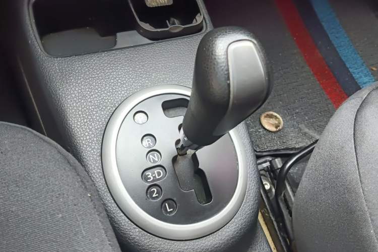 Used Suzuki SX4 2011 Revised 1.6L Automatic Dynamic Version Gear Lever