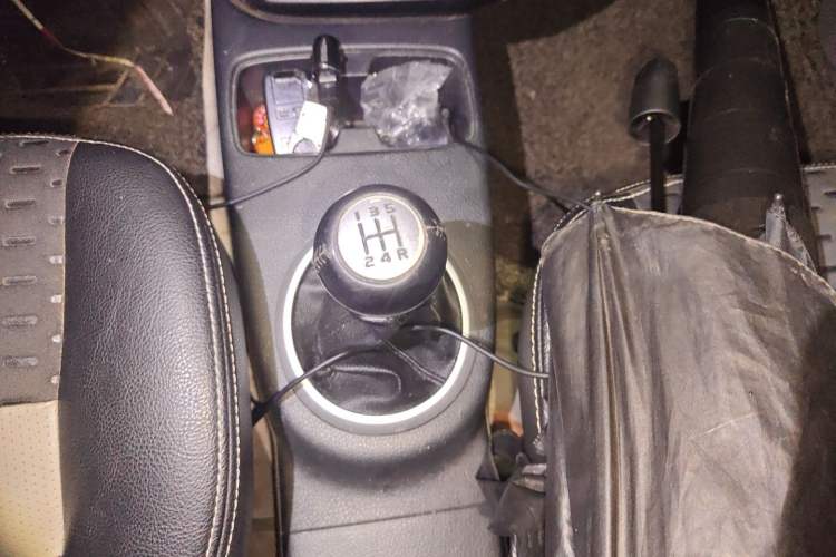 Used Suzuki SX4 2011 Revised Version 1.6L Manual Sport Edition Gear Lever