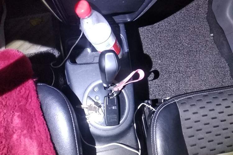 Used Suzuki SX4 2011 Revised Version 1.6L Automatic Sport Edition Gear Lever