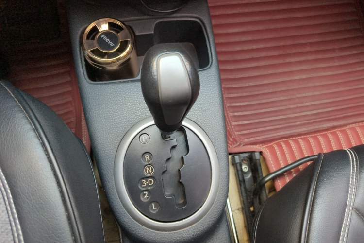 Used Suzuki SX4 2011 Revised Version 1.6L Automatic Sport Edition Gear Lever