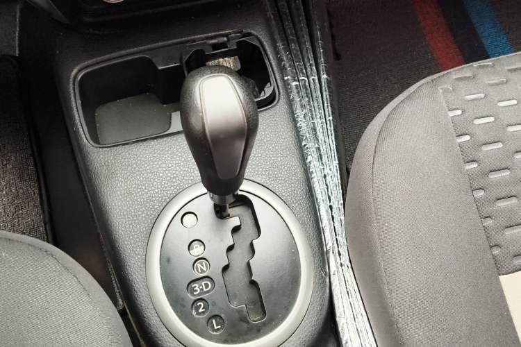 Used Suzuki SX4 2011 Revised 1.6L Automatic Dynamic Version Gear Lever