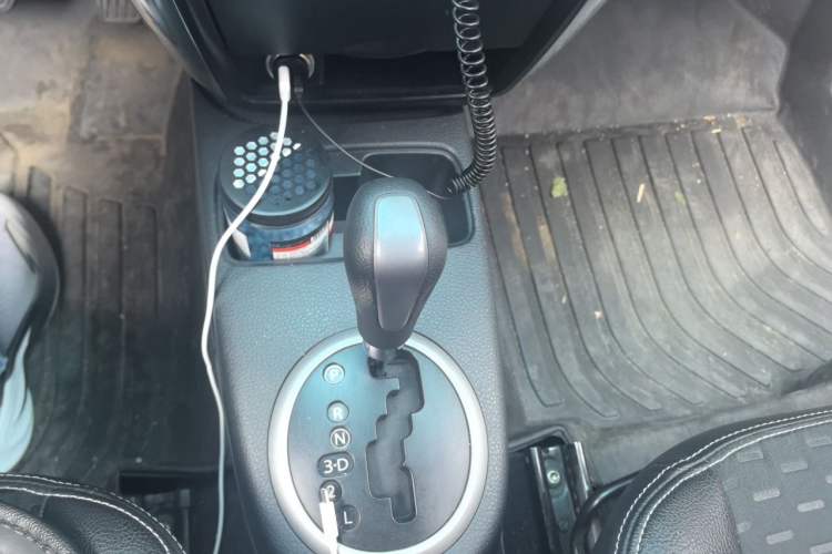 Used Suzuki SX4 2011 Revised Version 1.6L Automatic Sport Edition Gear Lever
