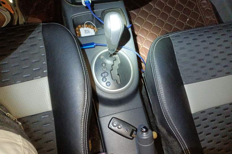 Used Suzuki SX4 2011 Revised Version 1.6L Automatic Sport Edition Gear Lever