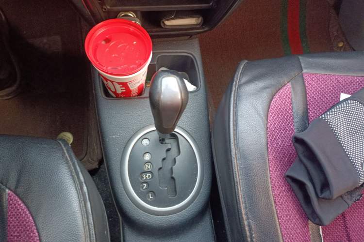 Used Suzuki SX4 2011 Revised Version 1.6L Automatic Sport Edition Gear Lever