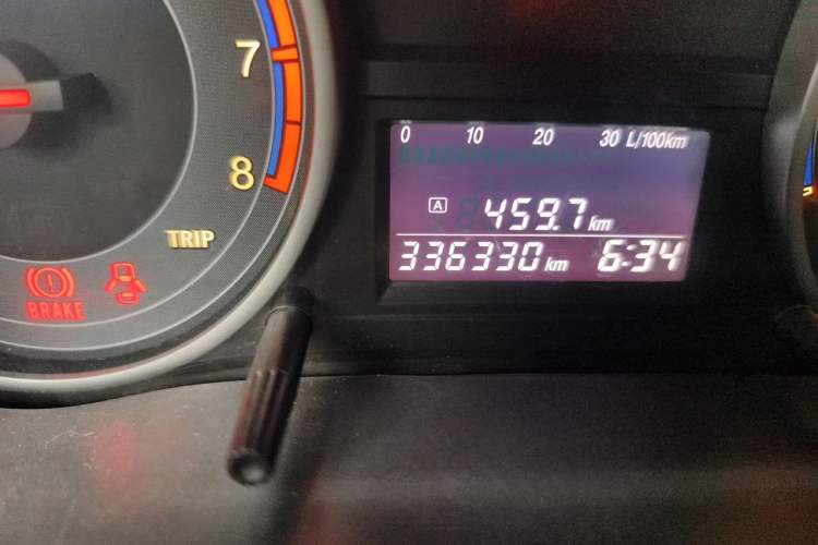Used Suzuki SX4 2011 Revised Version 1.6L Manual Sport Edition Odometer Close Up