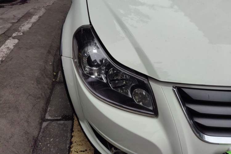 Used Suzuki SX4 2011 Revised Version 1.6L Automatic Sport Edition Right Front Headlight