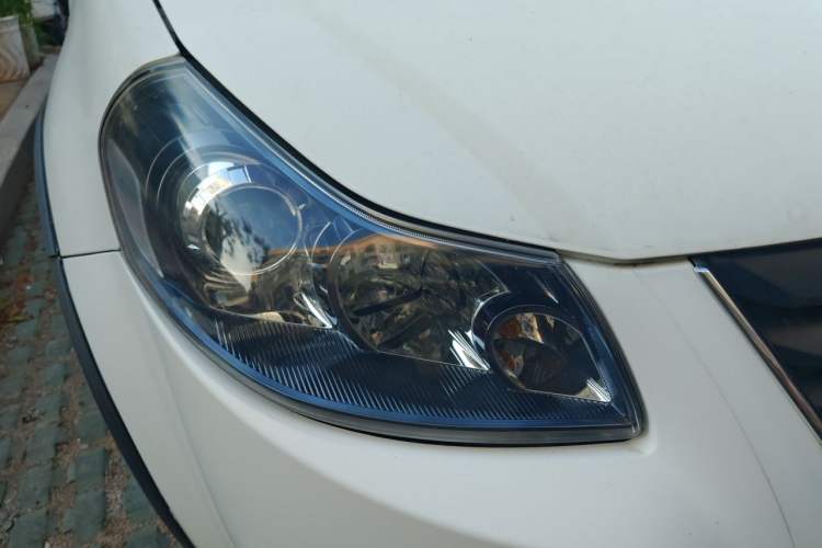 Used Suzuki SX4 2011 Revised Version 1.6L Automatic Sport Edition Right Front Headlight