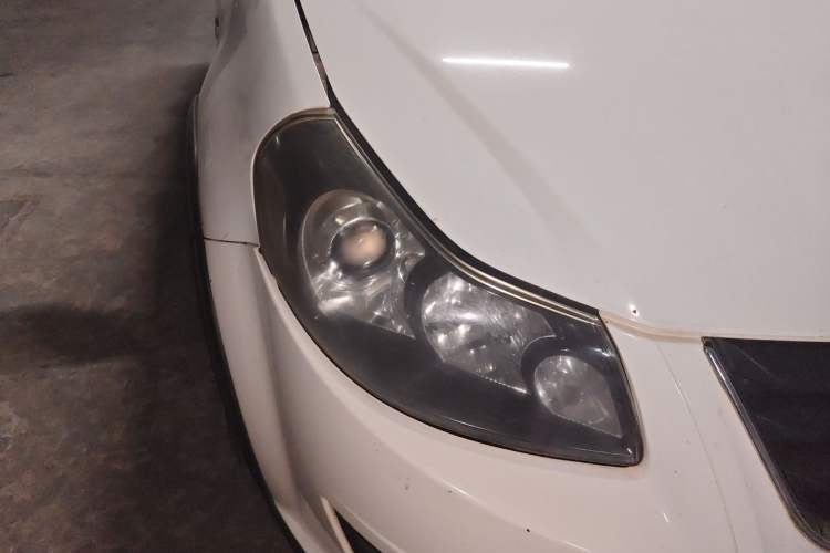 Used Suzuki SX4 2011 Revised Version 1.6L Manual Sport Edition Right Front Headlight