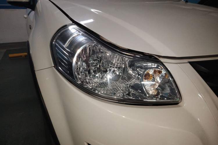 Used Suzuki SX4 2011 Revised 1.6L Automatic Dynamic Version Right Front Headlight