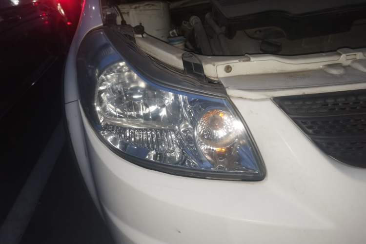 Used Suzuki SX4 2011 Hatchback 1.6L Manual Sport Model Right Front Headlight