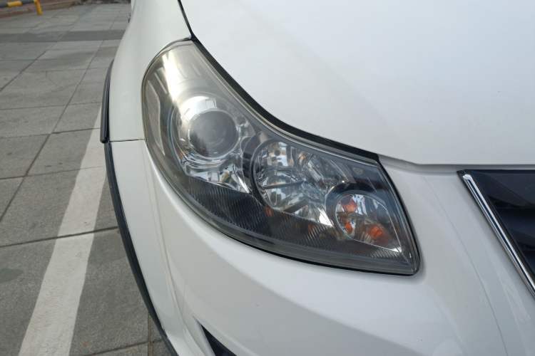 Used Suzuki SX4 2011 Revised Version 1.6L Automatic Sport Edition Right Front Headlight