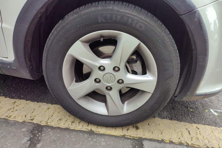 Used Suzuki SX4 2011 Revised Version 1.6L Automatic Sport Edition Right Front Wheel Hub
