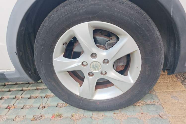Used Suzuki SX4 2011 Revised Version 1.6L Automatic Sport Edition Right Front Wheel Hub
