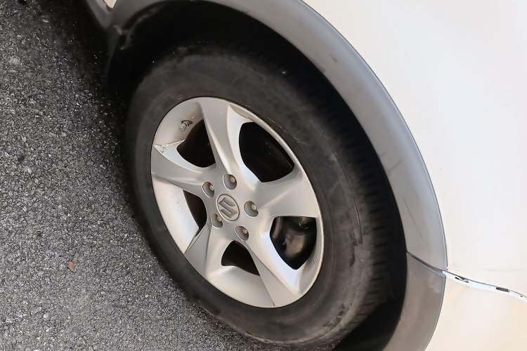 Used Suzuki SX4 2011 Revised 1.6L Automatic Dynamic Version Right Front Wheel Hub