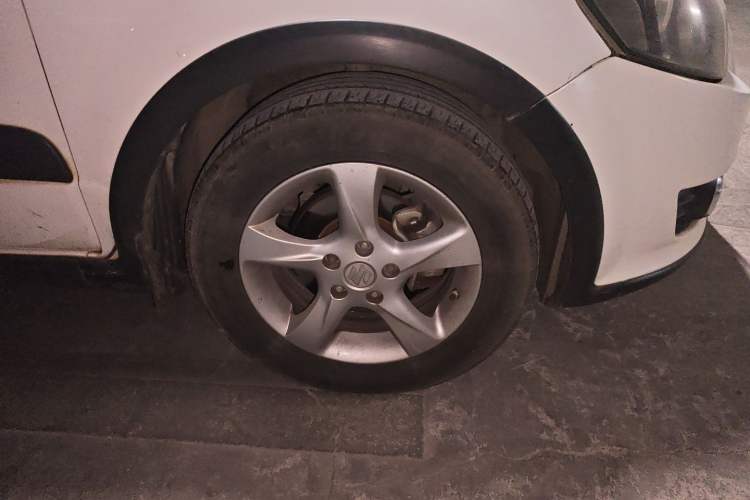 Used Suzuki SX4 2011 Revised Version 1.6L Manual Sport Edition Right Front Wheel Hub