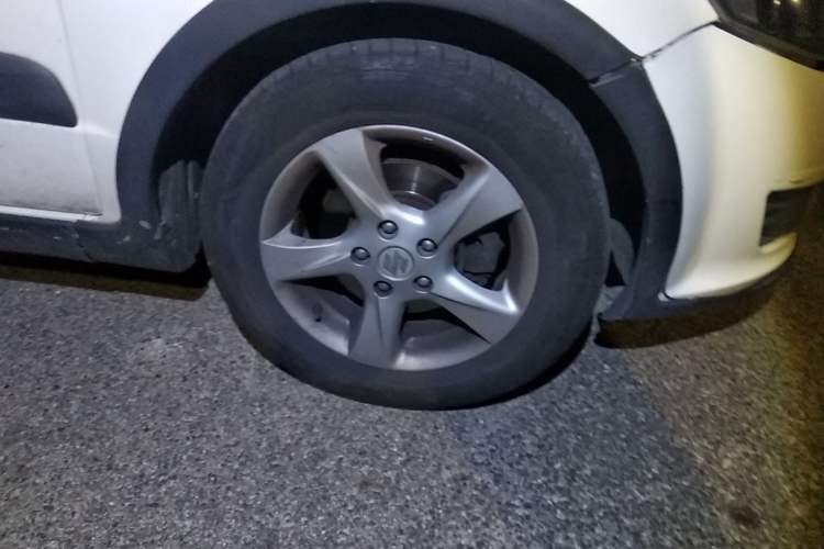Used Suzuki SX4 2011 Revised Version 1.6L Automatic Sport Edition Right Front Wheel Hub