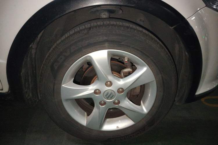 Used Suzuki SX4 2011 Revised 1.6L Automatic Dynamic Version Right Front Wheel Hub
