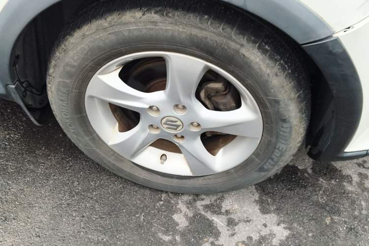 Used Suzuki SX4 2011 Revised 1.6L Automatic Dynamic Version Right Front Wheel Hub