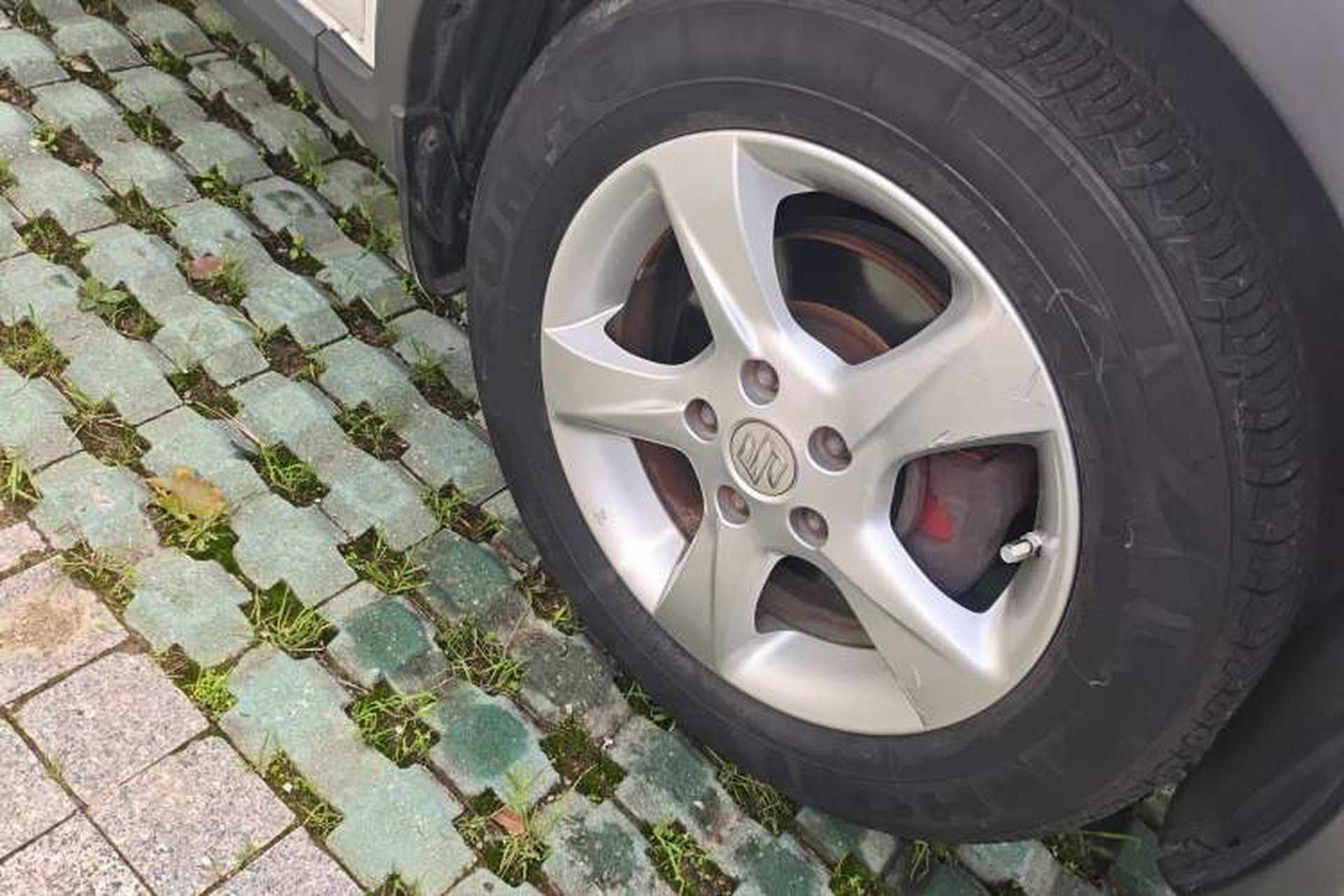 Used Suzuki SX4 2011 Revised 1.6L Automatic Dynamic Version Right Front Wheel Hub