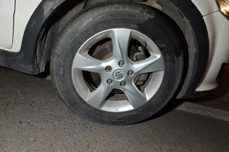 Used Suzuki SX4 2011 Revised Version 1.6L Manual – Dynamic Edition Right Front Wheel Hub