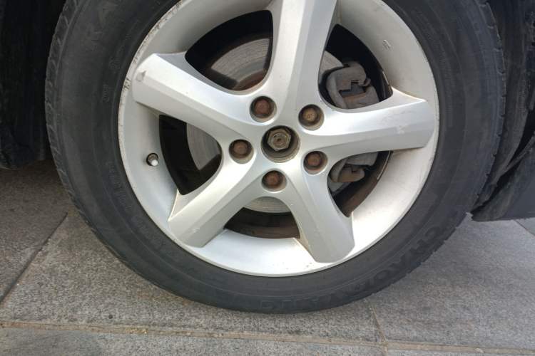 Used Suzuki SX4 2011 Revised Version 1.6L Automatic Sport Edition Right Front Wheel Hub
