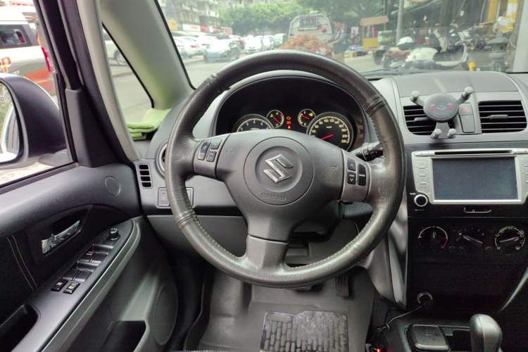 Used Suzuki SX4 2011 Revised Version 1.6L Automatic Sport Edition Steering Wheel