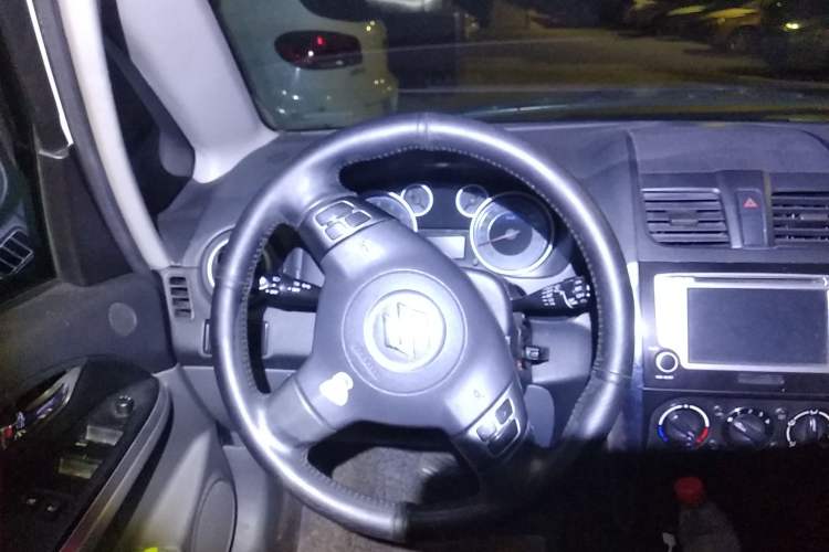 Used Suzuki SX4 2011 Revised Version 1.6L Automatic Sport Edition Steering Wheel