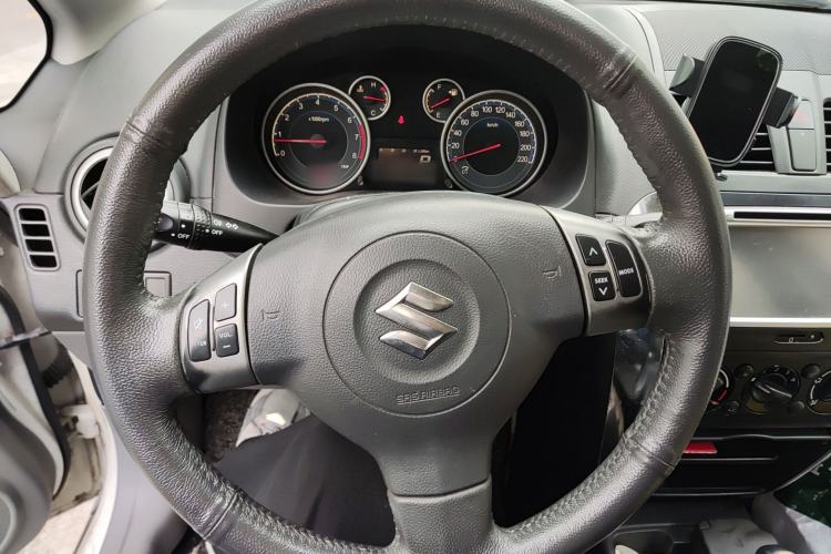 Used Suzuki SX4 2011 Revised Version 1.6L Automatic Sport Edition Steering Wheel