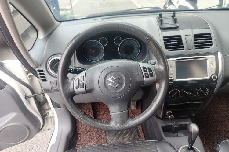 Used Suzuki SX4 2011 Revised Version 1.6L Automatic Sport Edition Steering Wheel