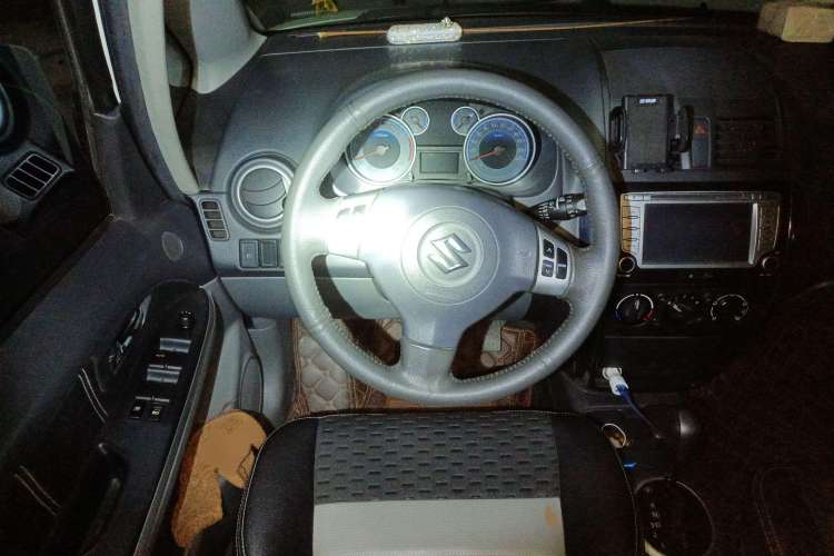 Used Suzuki SX4 2011 Revised Version 1.6L Automatic Sport Edition Steering Wheel
