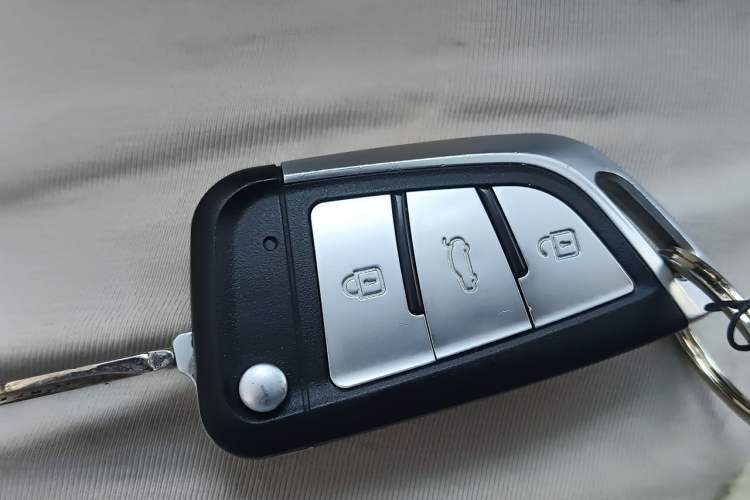 Used Suzuki SX4 2011 Revised 1.6L Automatic Dynamic Version Vehicle Key