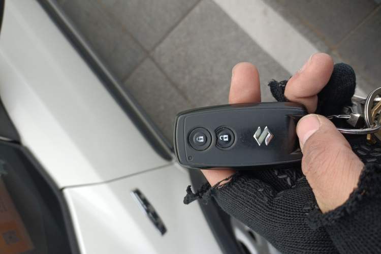 Used Suzuki SX4 2011 Revised Version 1.6L Automatic Sport Edition Vehicle Key