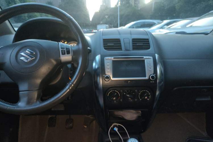 Used Suzuki SX4 2012 1.6L Manual Ruiqi Model Audio And AC Panel