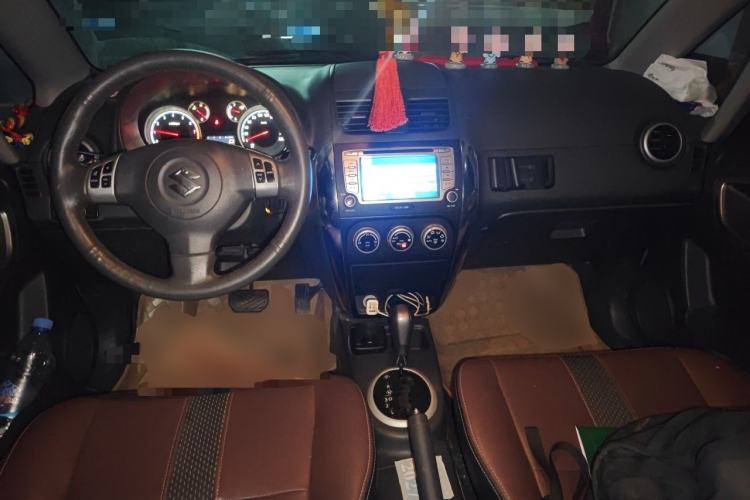 Used Suzuki SX4 2012 Ruiqi 1.8L Automatic Sport Model Center Console