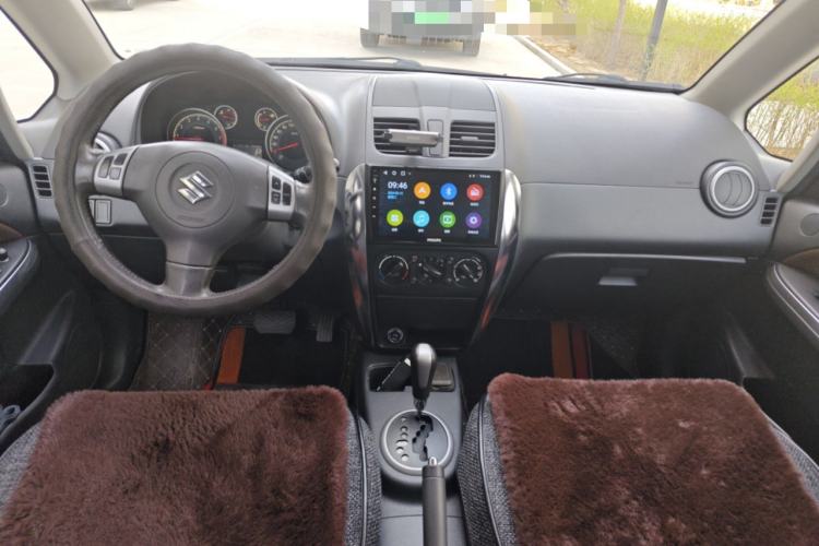 Used Suzuki SX4 2012 1.6L Automatic Ruiqi Model Center Console