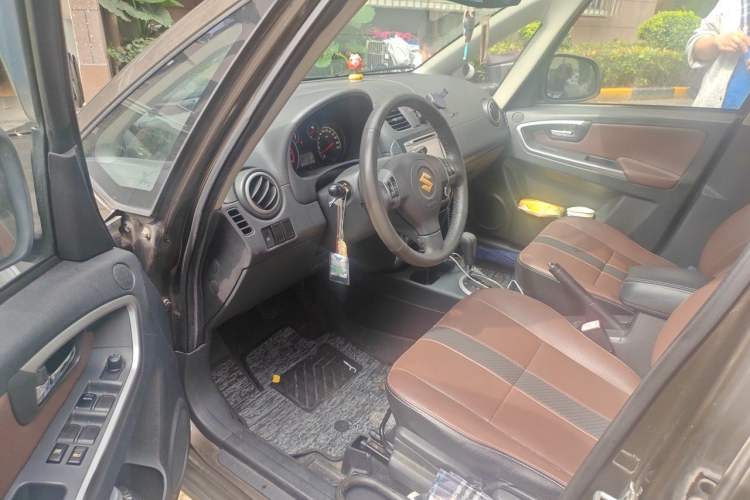Used Suzuki SX4 2012 1.6L Automatic Ruiqi Model Driver Seat