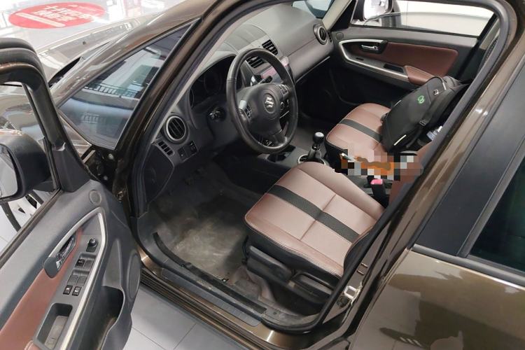 Used Suzuki SX4 2012 1.6L Manual Ruiqi Model Driver Seat
