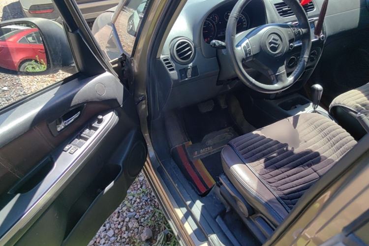 Used Suzuki SX4 2012 1.6L Automatic Ruiqi Model Driver Seat