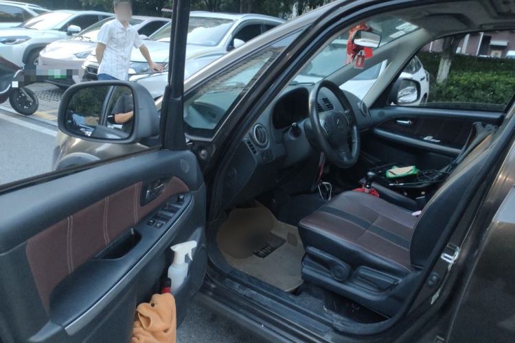 Used Suzuki SX4 2012 1.6L Manual Ruiqi Model Driver Seat