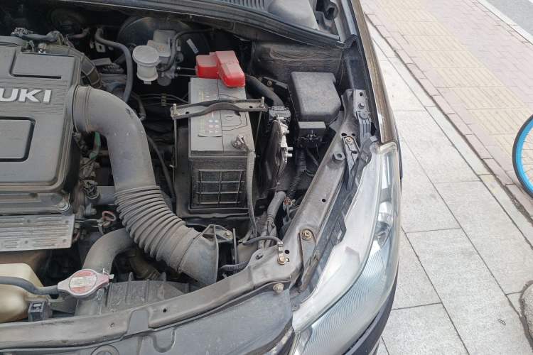 Used Suzuki SX4 2012 1.6L Automatic Ruiqi Model Engine Bay Left