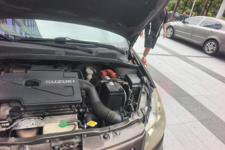 Used Suzuki SX4 2012 1.6L Automatic Ruiqi Model Engine Bay Left