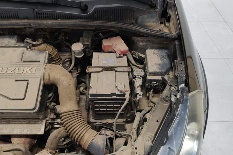 Used Suzuki SX4 2012 1.6L Manual Ruiqi Model Engine Bay Left