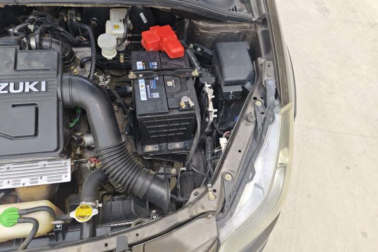 Used Suzuki SX4 2012 1.6L Automatic Ruiqi Model Engine Bay Left