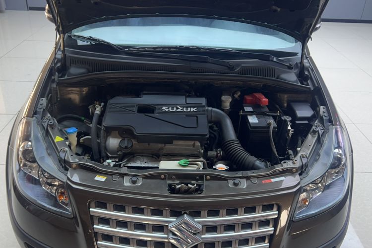 Used Suzuki SX4 2012 1.6L Automatic Ruiqi Model Engine Bay