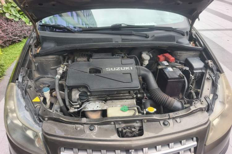 Used Suzuki SX4 2012 1.6L Automatic Ruiqi Model Engine Bay