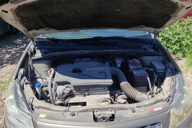 Used Suzuki SX4 2012 1.6L Automatic Ruiqi Model Engine Bay