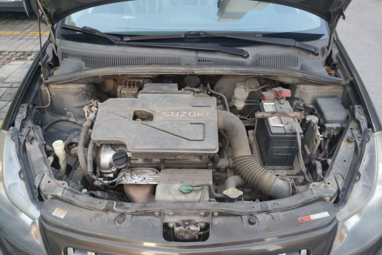 Used Suzuki SX4 2012 1.6L Manual Ruiqi Model Engine Bay